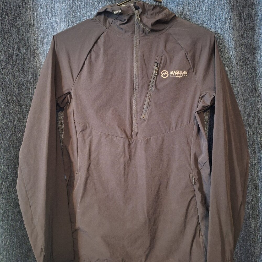 Magellan Outdoors Pro Half Zip Jacket with Hood Lightweight With Zipper Pockets
